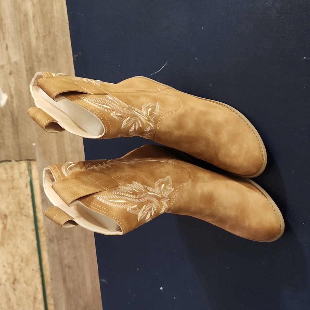 Women's boots